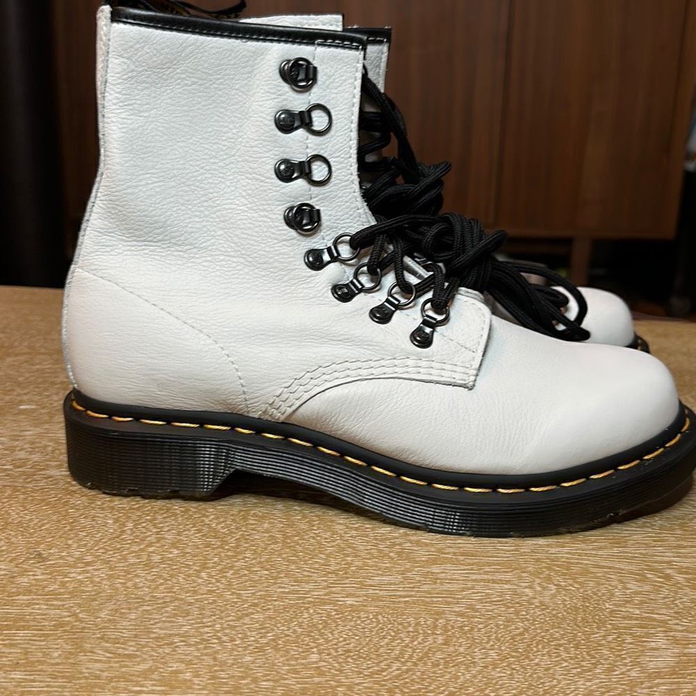 Dr.‎ Martens 1460 Leather Lace Up Boot